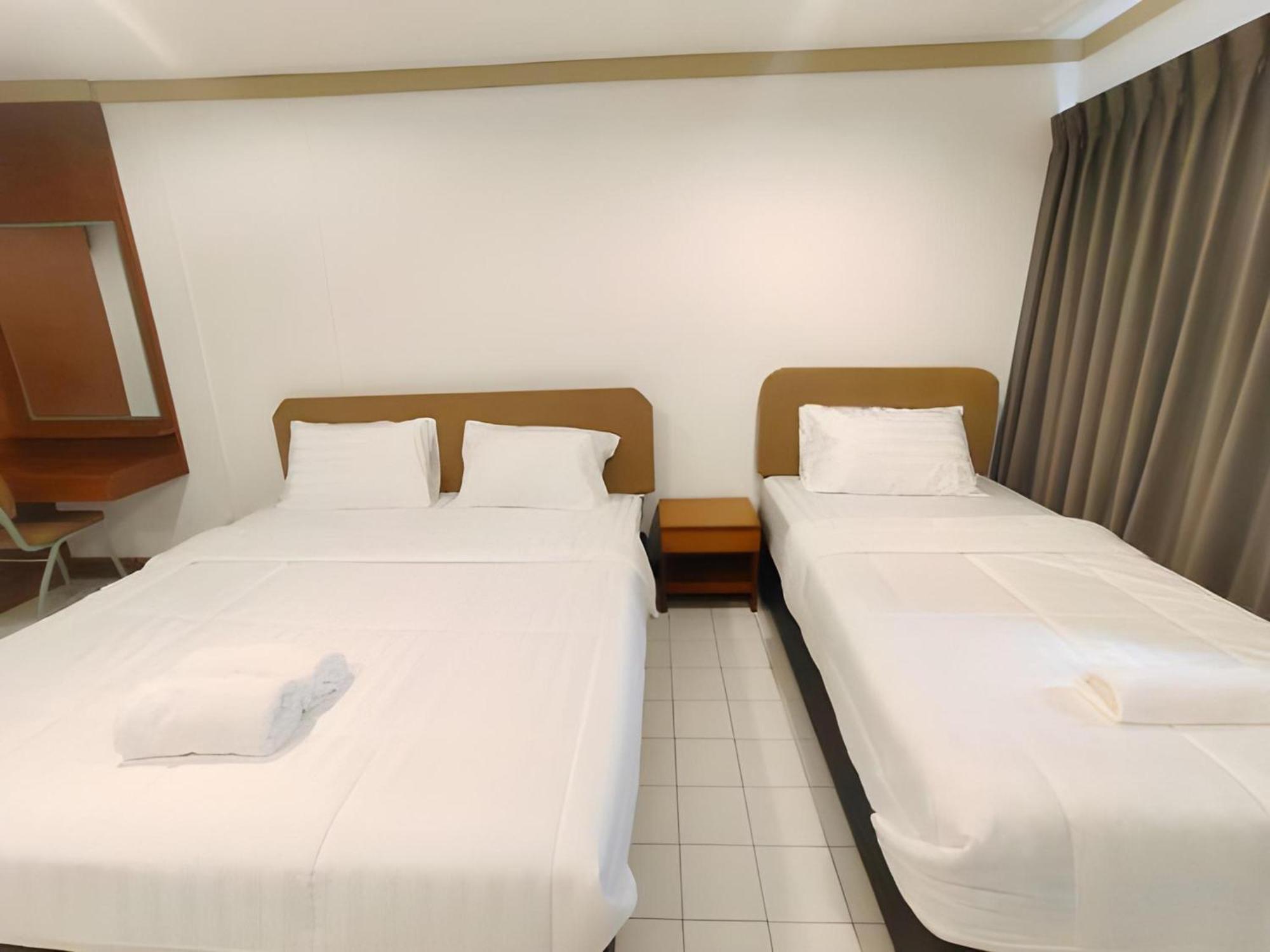 Oyo 75446 Travis Inthamara 49 Otel Bangkok Dış mekan fotoğraf