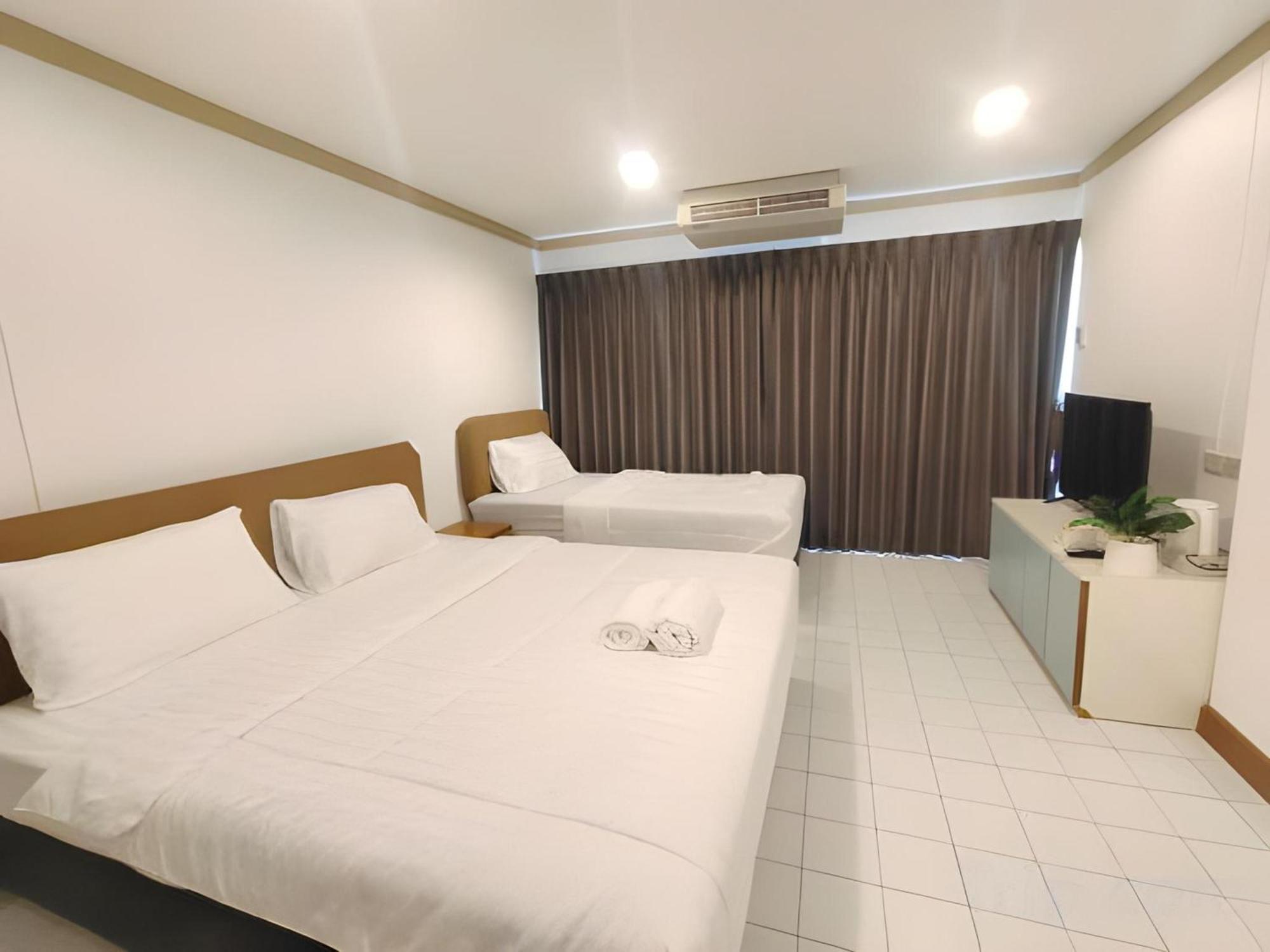 Oyo 75446 Travis Inthamara 49 Otel Bangkok Dış mekan fotoğraf