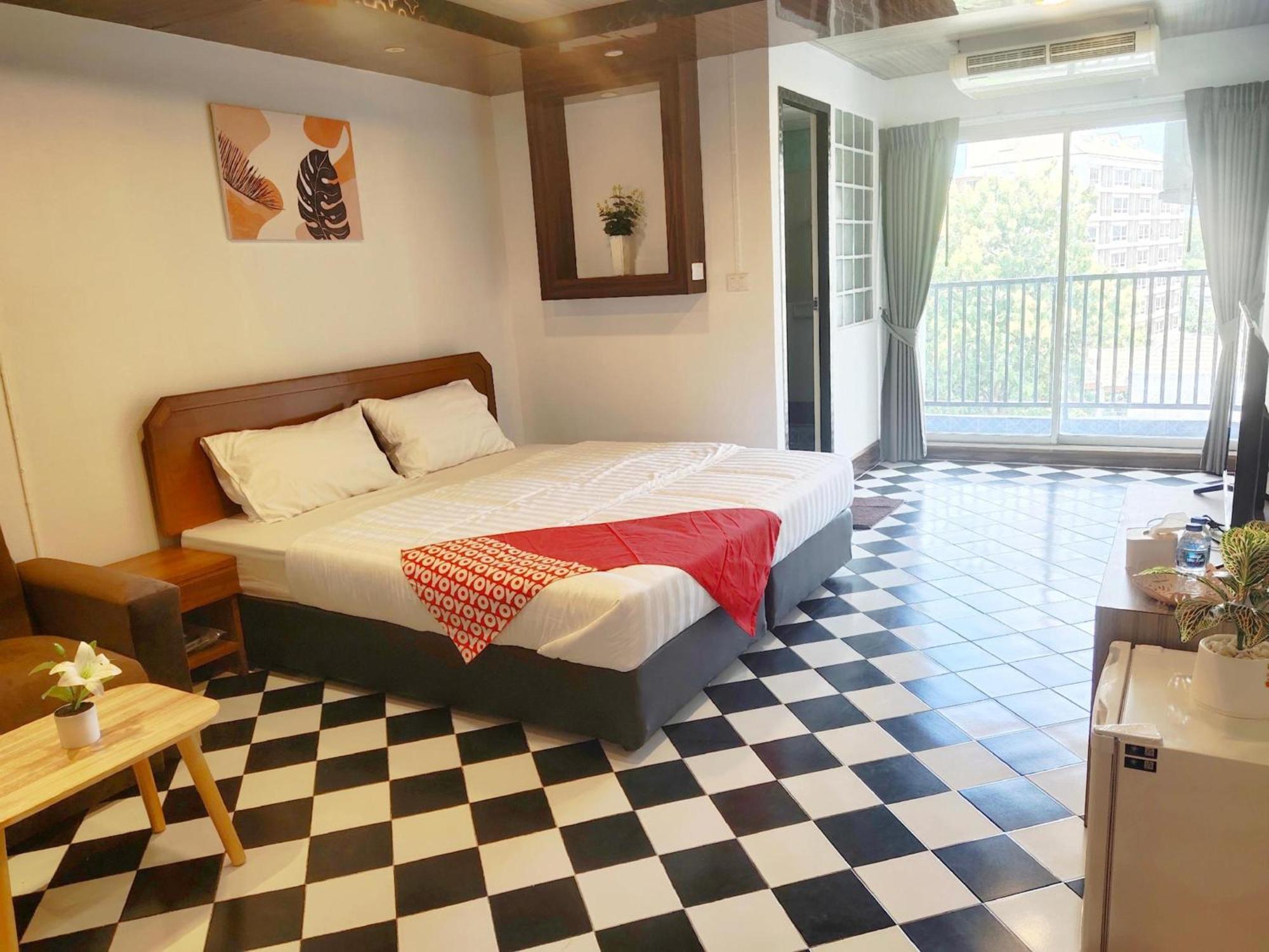 Oyo 75446 Travis Inthamara 49 Otel Bangkok Dış mekan fotoğraf