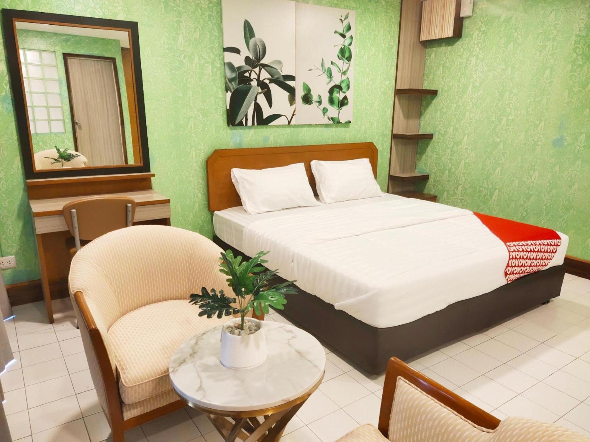Oyo 75446 Travis Inthamara 49 Otel Bangkok Dış mekan fotoğraf