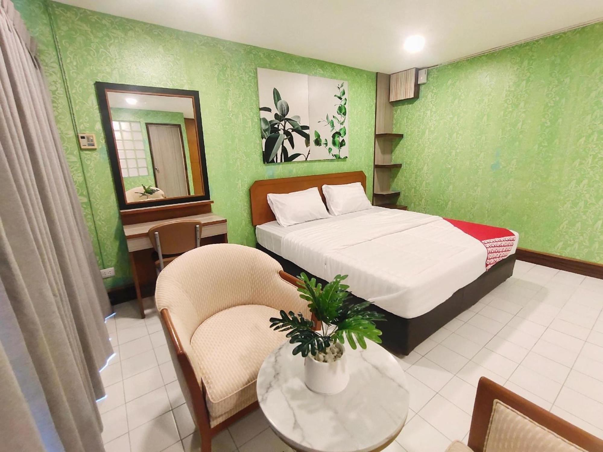 Oyo 75446 Travis Inthamara 49 Otel Bangkok Dış mekan fotoğraf
