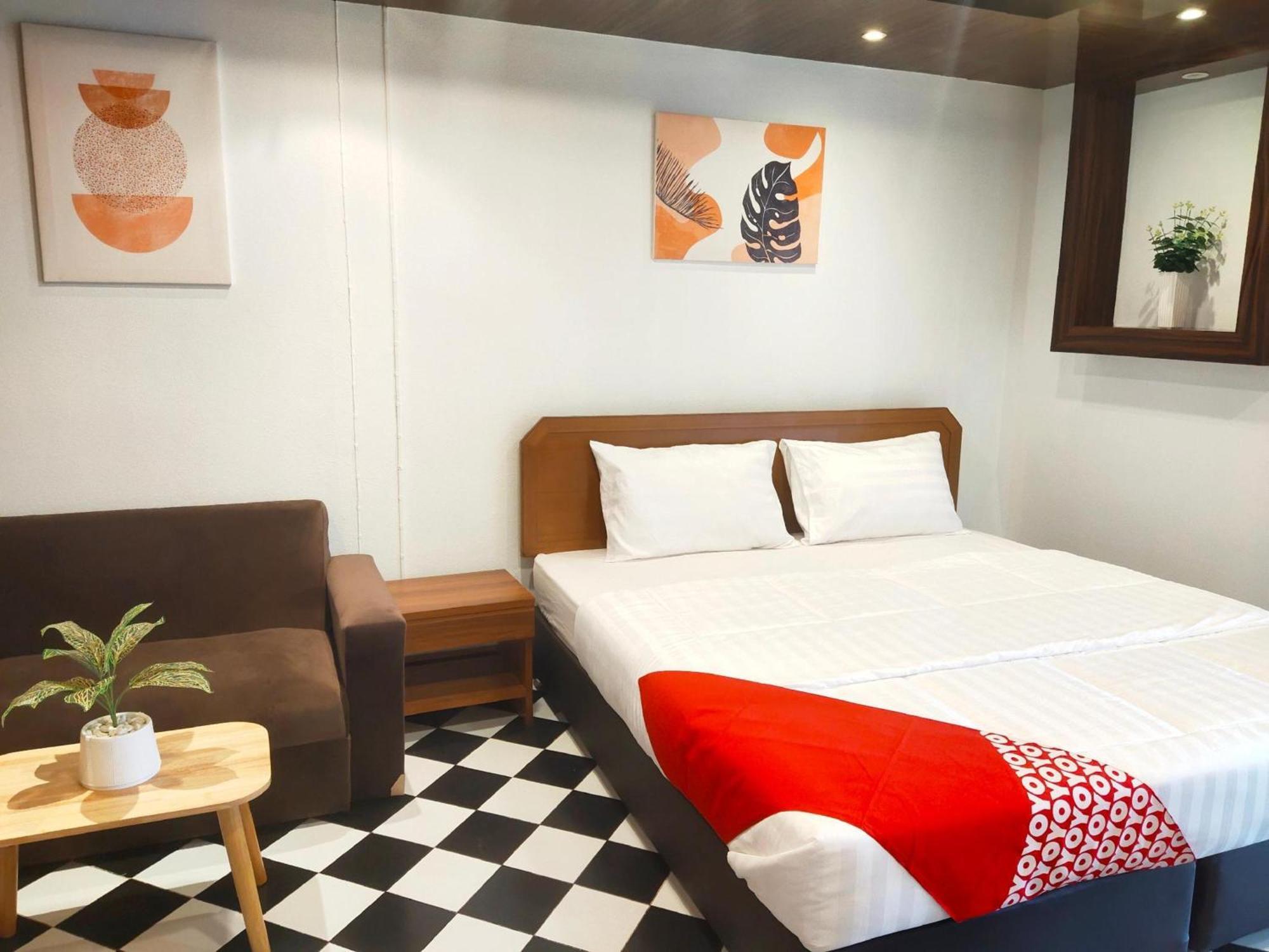 Oyo 75446 Travis Inthamara 49 Otel Bangkok Dış mekan fotoğraf