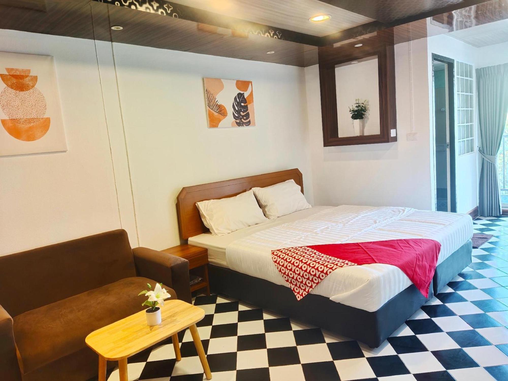 Oyo 75446 Travis Inthamara 49 Otel Bangkok Dış mekan fotoğraf