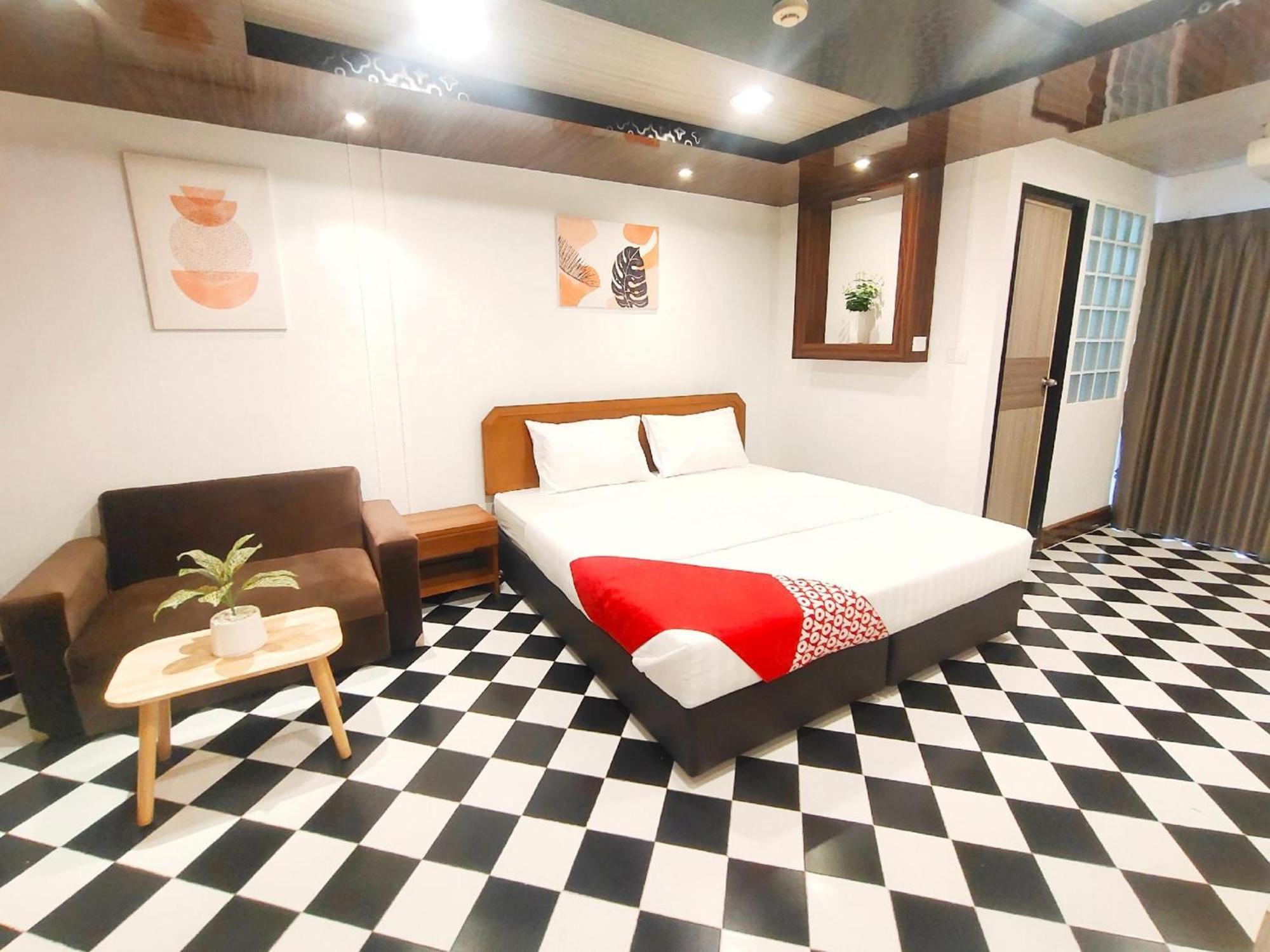Oyo 75446 Travis Inthamara 49 Otel Bangkok Dış mekan fotoğraf